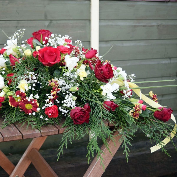 Coffin Spray 'Red, White & Primrose'